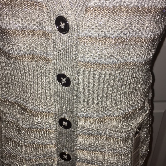 White House black-market silver/gold metallic Top - Picture 2 of 4